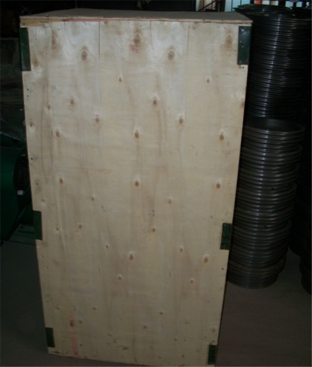 wooden case packaging of the semi-auto liquid bottling machi