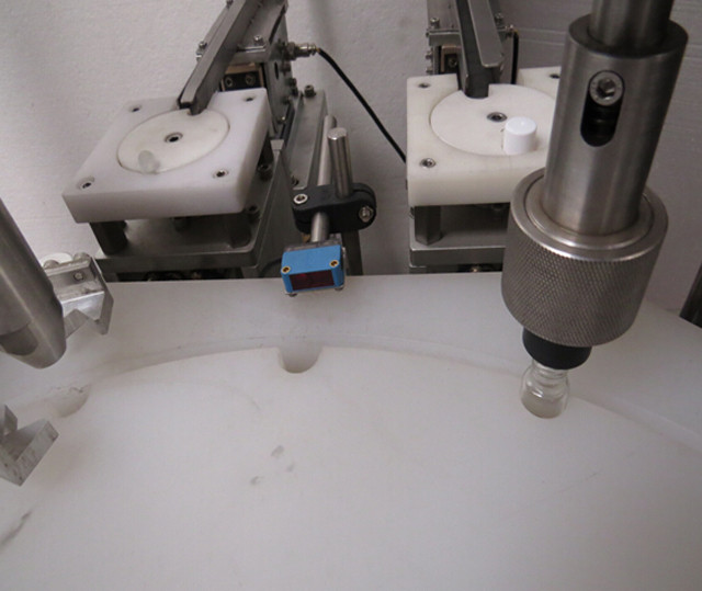 robotic arm for Nail polish eye drops filling capping machin