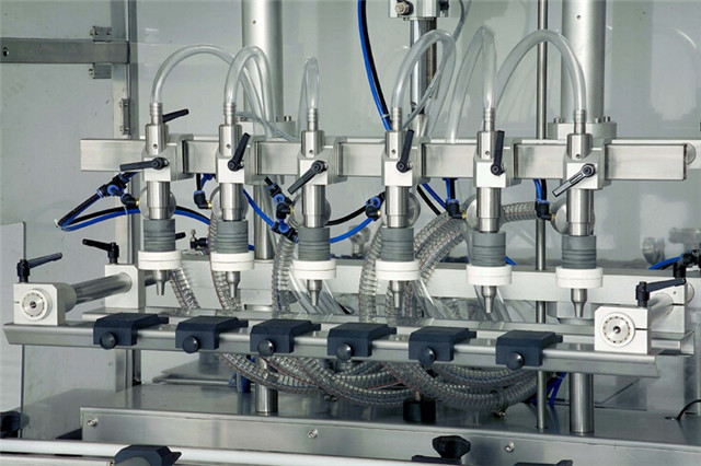 filling nozzles of the fully automatic linear fomy liquid gl