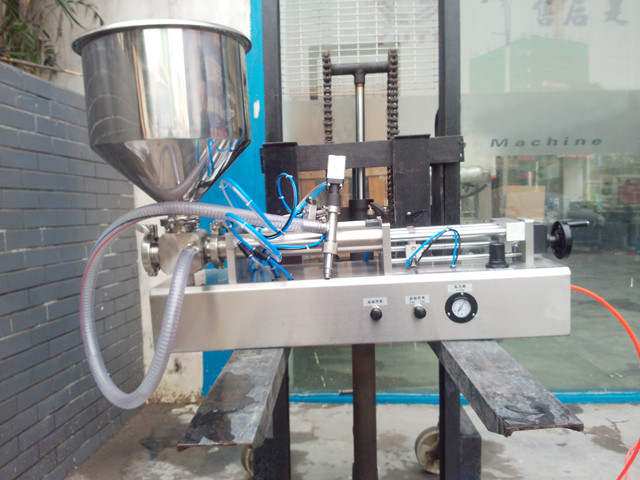 transportation of the semi auto pneumatic liquid sauce fille